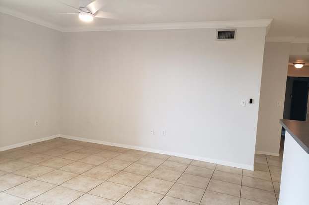 Building Photo - 15145 Michelangelo Blvd