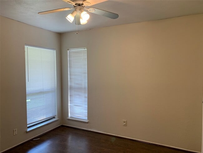 Building Photo - 6823 Blue Ridge Dr