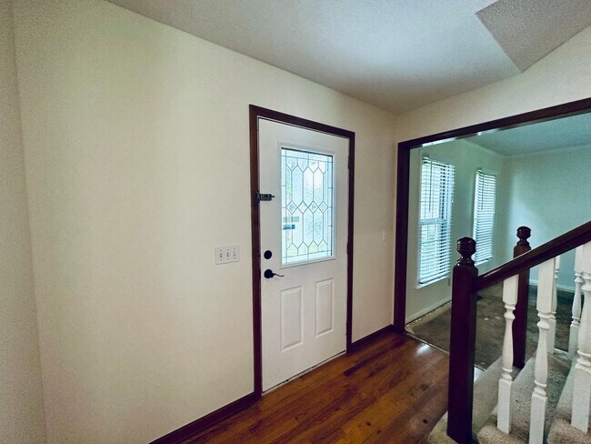 Building Photo - {15031} Charming Two Story Home + Huge, Fenced Yard + Cul de Sac