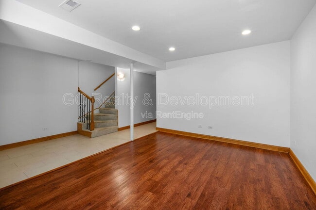 Building Photo - 2130 W Iowa St