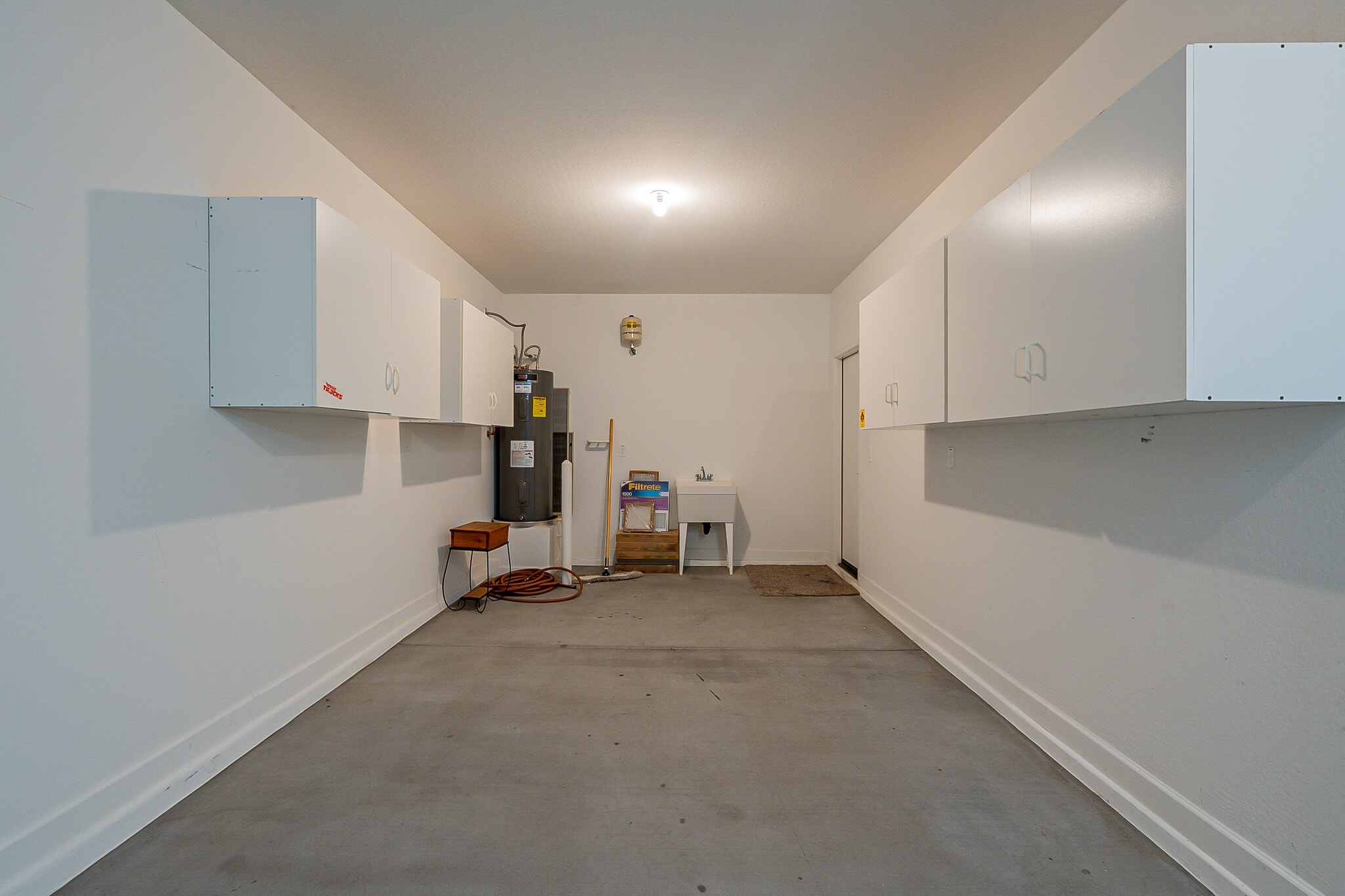 Building Photo - 15877 W Mauna Loa Ln
