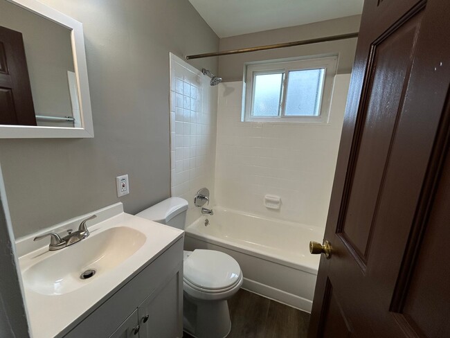 Building Photo - 7598 Boleyn Dr