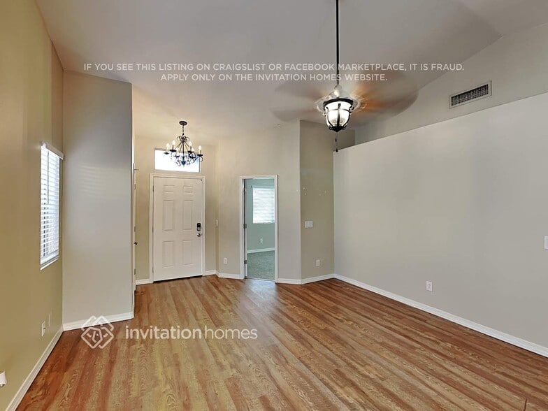 Building Photo - 30737 N Royal Oak Way