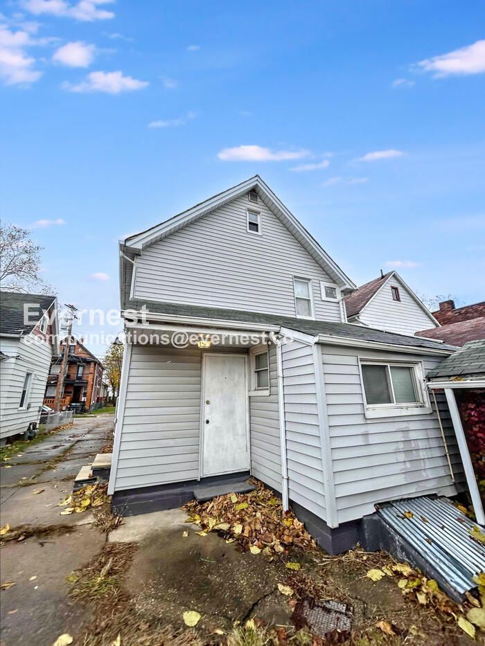 Building Photo - 1079 E 68th St