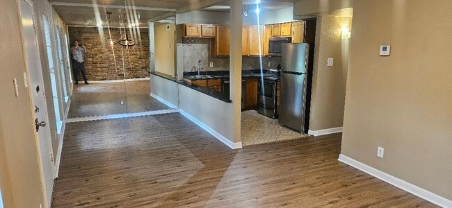 Building Photo - 8941 Gaylord Dr