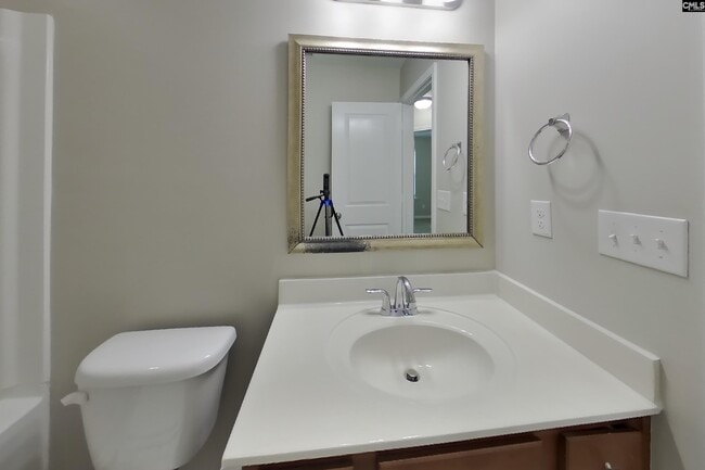 Building Photo - 437 Eastfair Dr