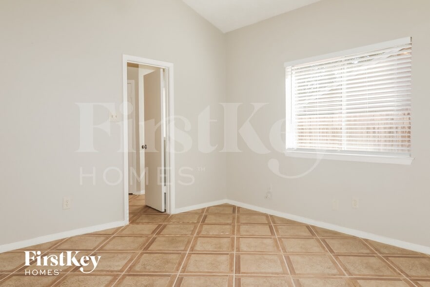 Building Photo - 17214 Thorhill St