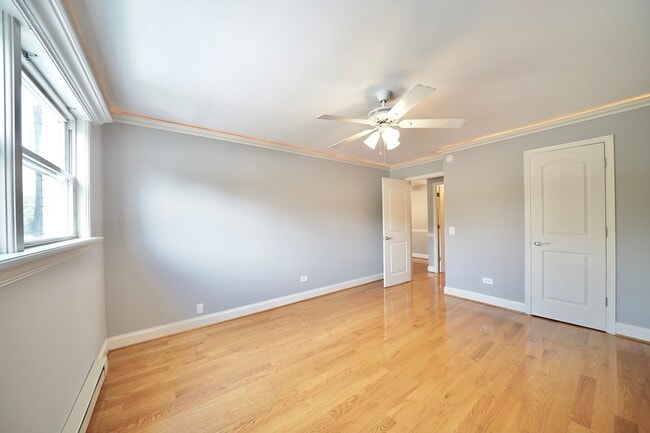 Building Photo - 5037 N East River Rd