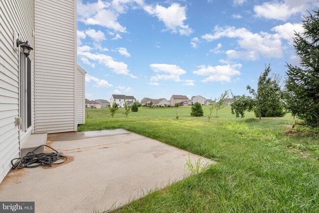 Building Photo - 45 Danbury Dr