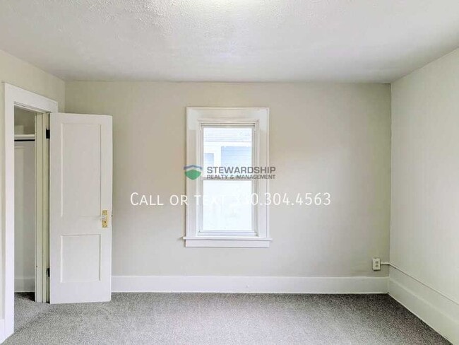 Building Photo - 1412 16th St NW