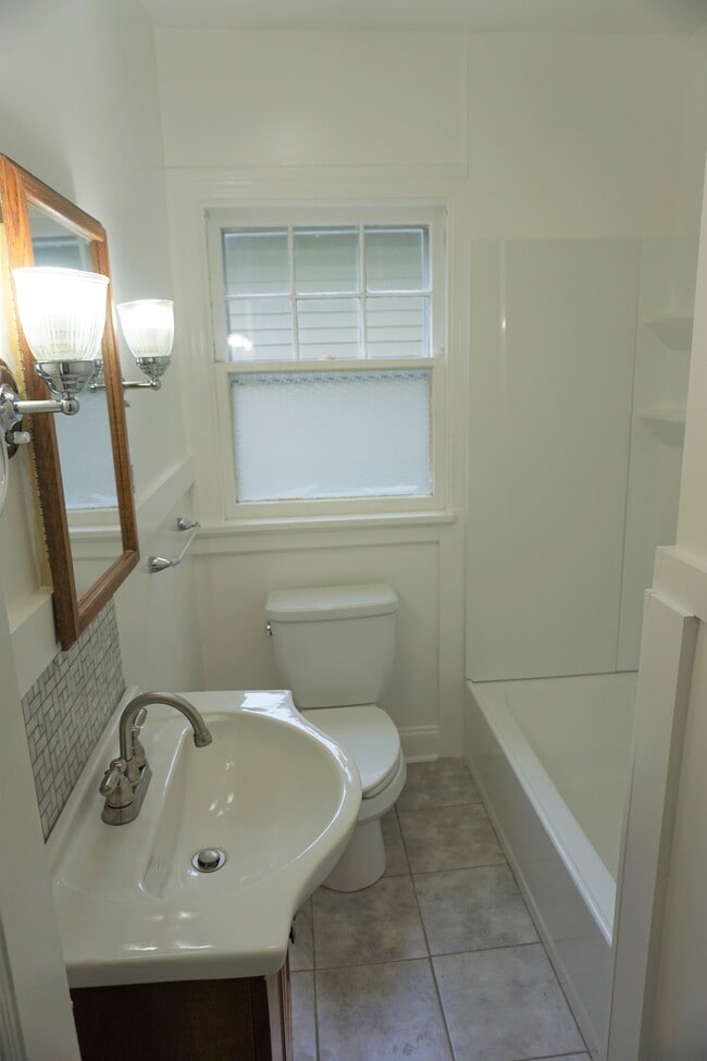 Building Photo - 3804 Vawter Ave