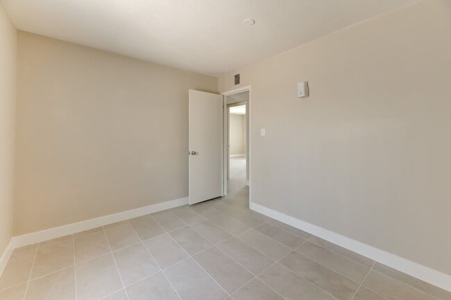 Building Photo - 402 Ilmenite Way