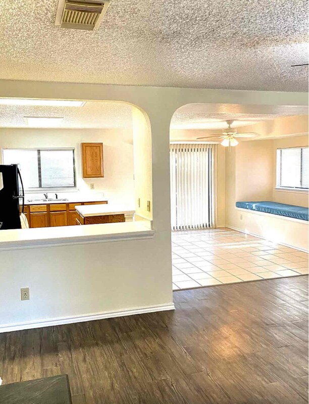 Building Photo - 8006 Coral Meadow Dr