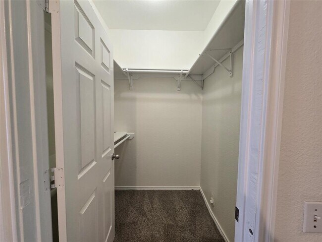 Building Photo - 5404 Garden View Cove
