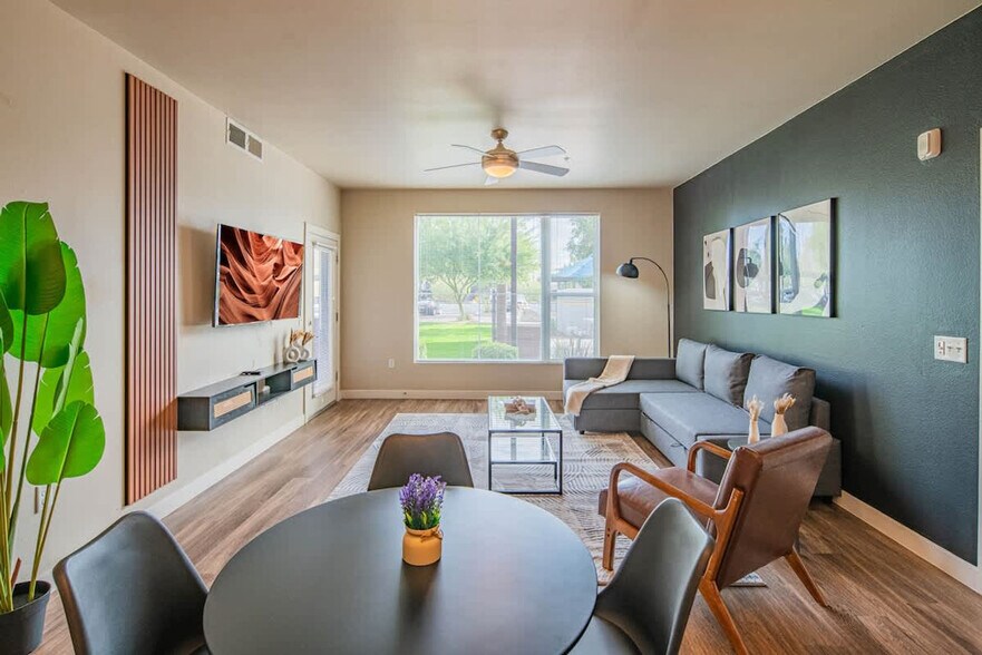 Building Photo - 1950 E Broadway Rd