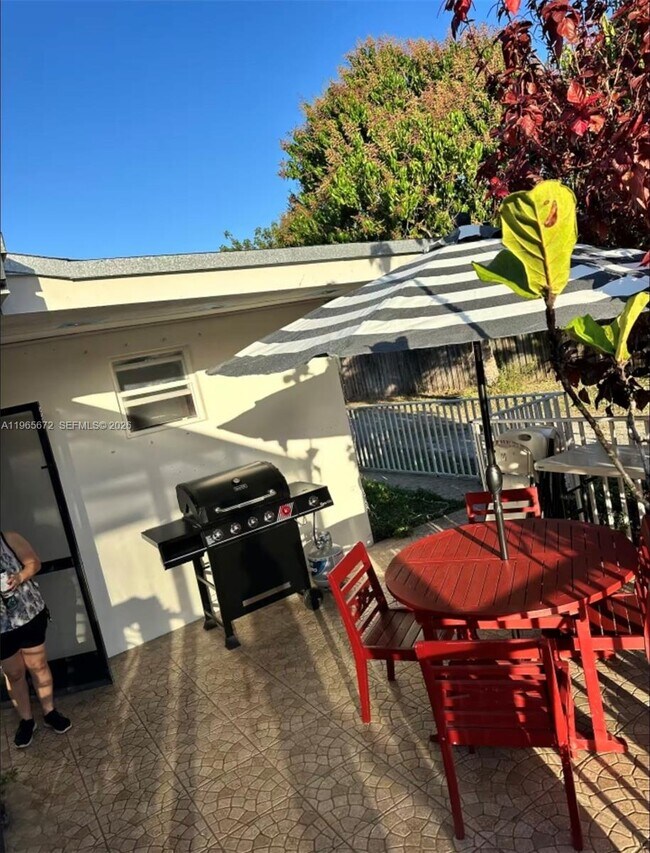 Building Photo - 30255 SW 197th Ave