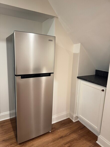 Building Photo - 1012 Roswell Dr