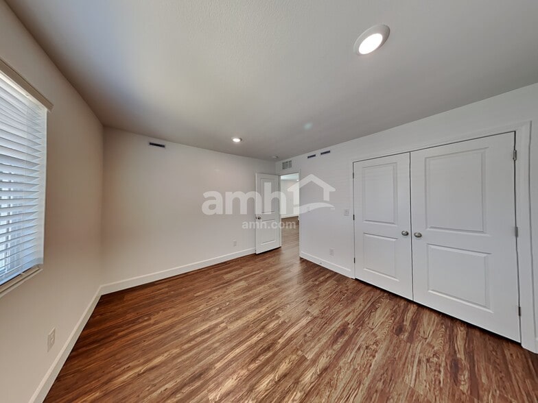 Building Photo - 9139 Liberty Cap Ct