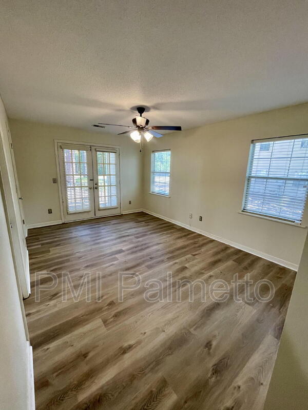 Building Photo - 61A Battery Walk Ct