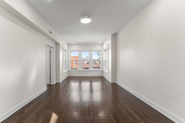 Building Photo - 7532 S Champlain Ave