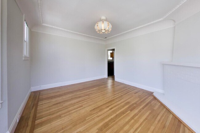 Building Photo - 608 Masonic Ave