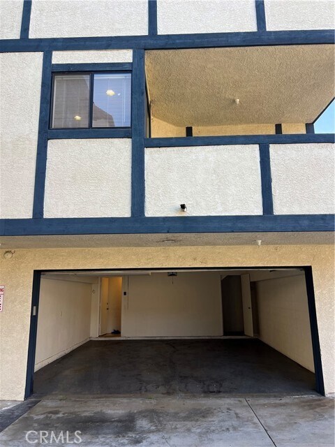 Building Photo - 711 W Duarte Rd