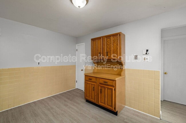 Building Photo - 8881 Darnell Pl