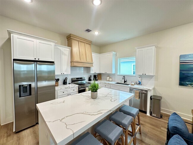 Building Photo - 2503 103rd St