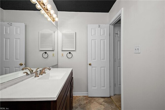 Building Photo - 197 Gate House Rd