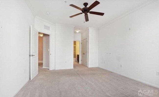 Building Photo - 24 Roosevelt Ave