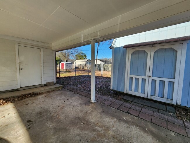 Building Photo - Single family home located in West Memphis