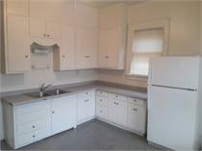 Building Photo - 3225 W McKinley Blvd