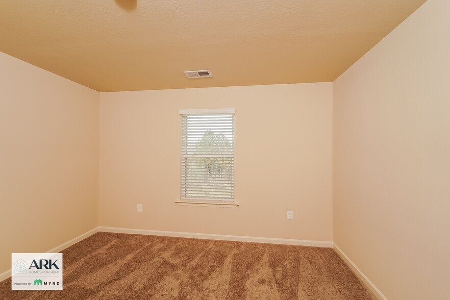 Building Photo - 112 Clover Ln