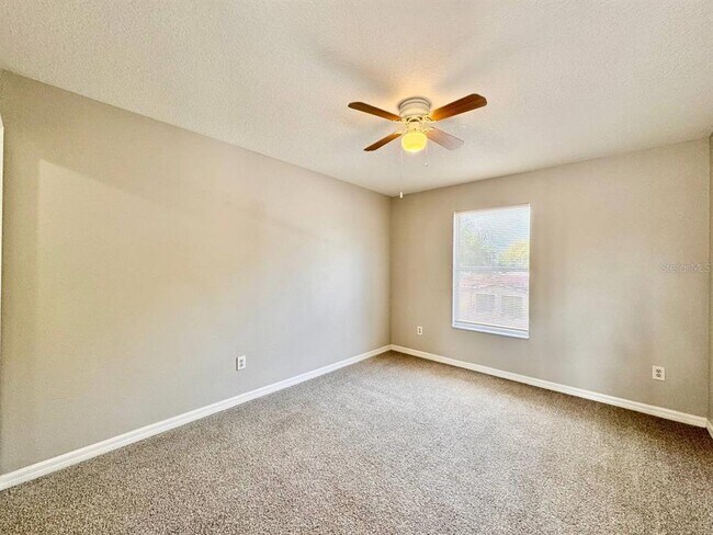 Building Photo - 2420 E Ida St