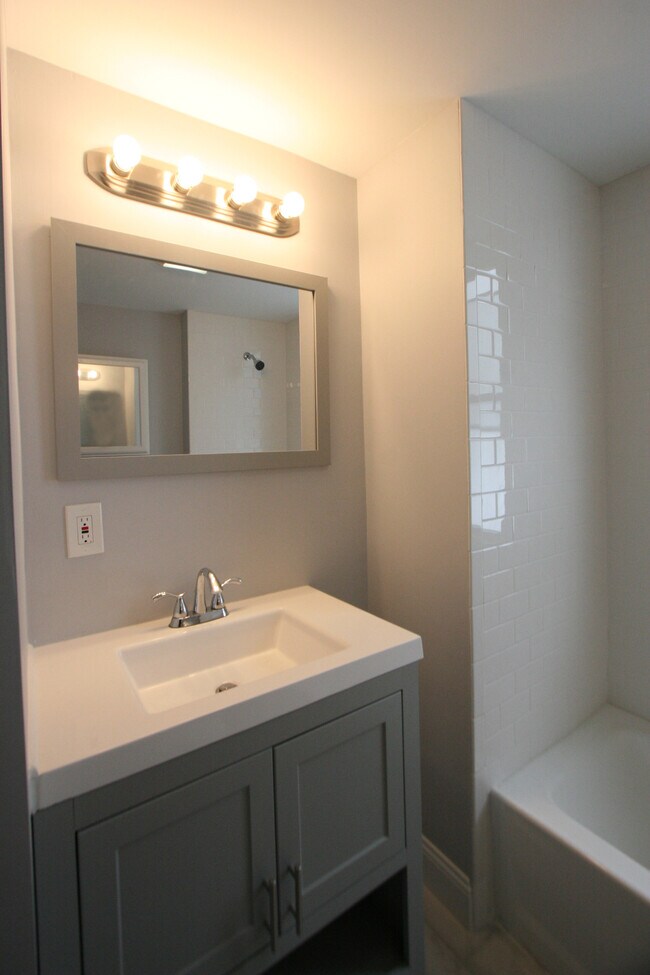 Building Photo - 6 Hammersley Ave