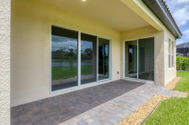 Building Photo - 7228 Great Egret Blvd
