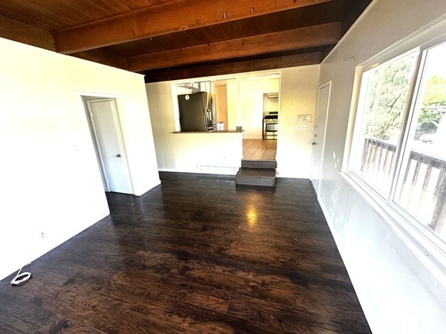 Building Photo - 3 + Beds 2 Baths Home With Large Yard /Was...