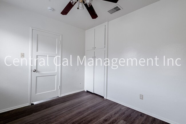 Building Photo - 343-345 E Marengo Ave