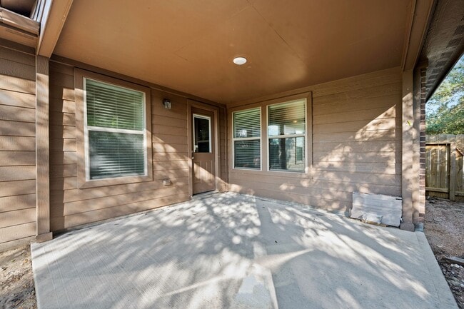 Building Photo - 3027 Lockeridge Village Dr