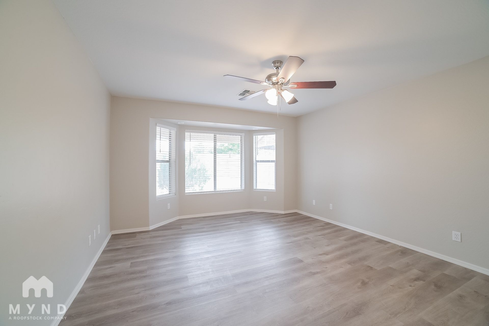 Building Photo - 2236 S 82nd Ln