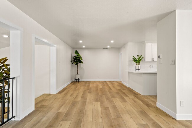 Building Photo - Modern Beauty of Downtown Roseville - 3 Be...