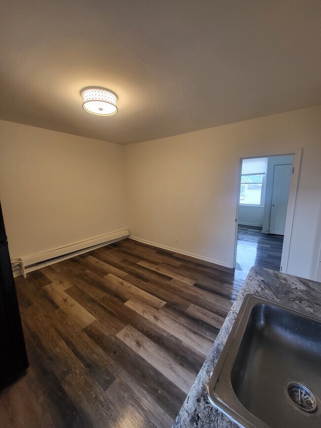 Building Photo - 4833 Belair Rd