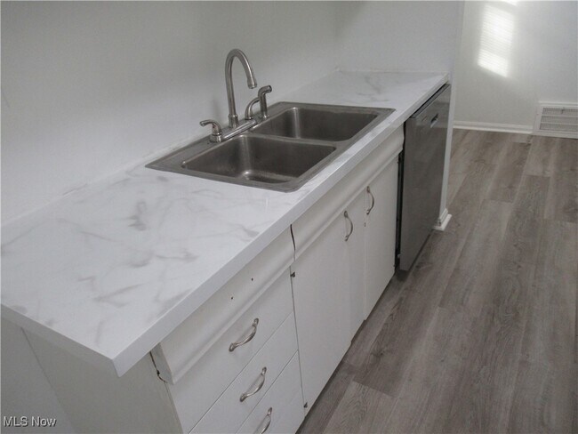 Building Photo - 12213 Mortimer Ave