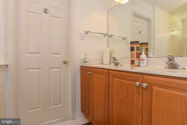 Building Photo - 205 Dangina Dr