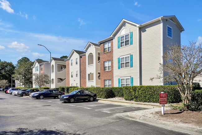 Building Photo - RENT SPECIAL! Freshly Painted! New Luxury ...