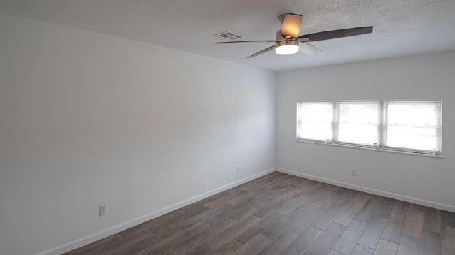 Building Photo - 1715 N Midwest Blvd