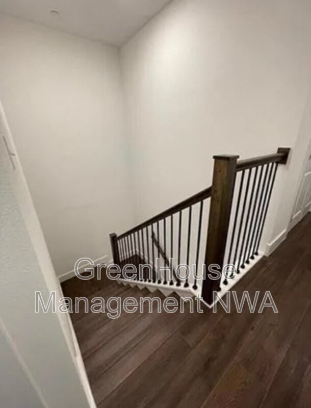 Building Photo - 503 S 7th St