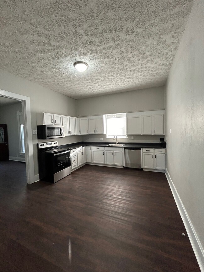 Building Photo - 709 N Jefferson St