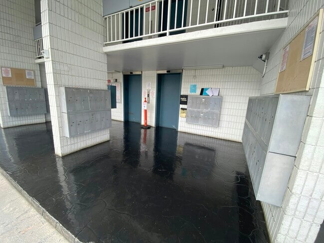 Building Photo - 46-283 Kahuhipa Street