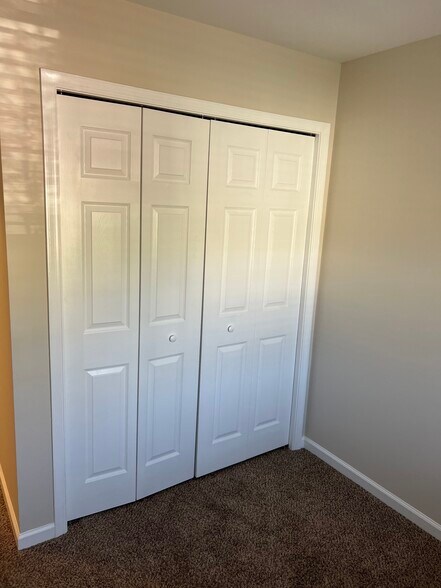 Building Photo - 10121 Saint George Cir